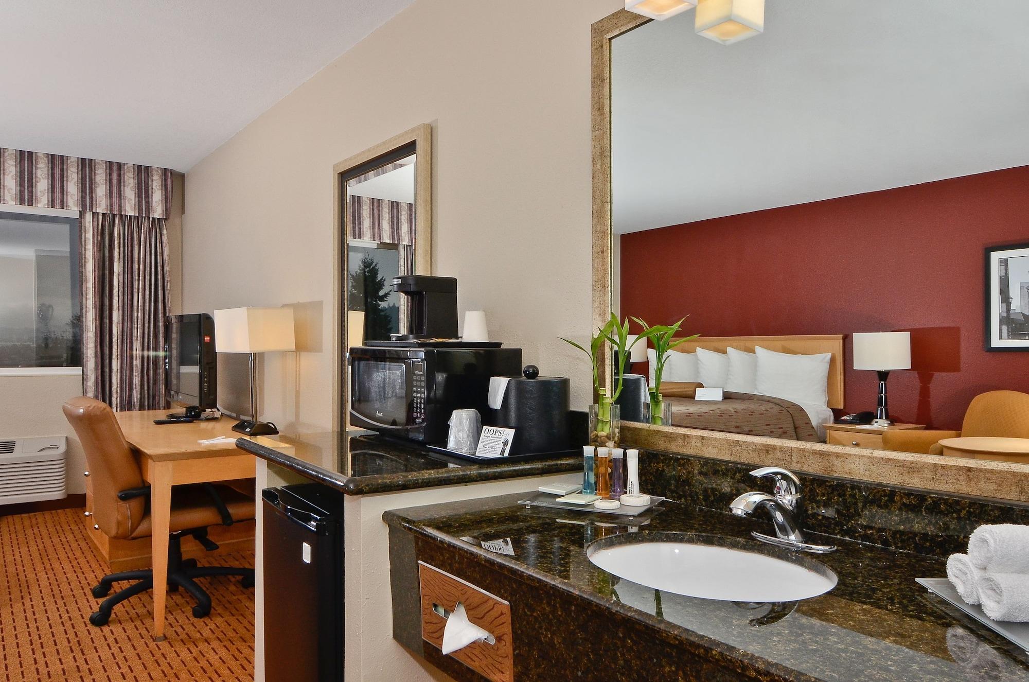 Clackamas Inn And Suites Zewnętrze zdjęcie