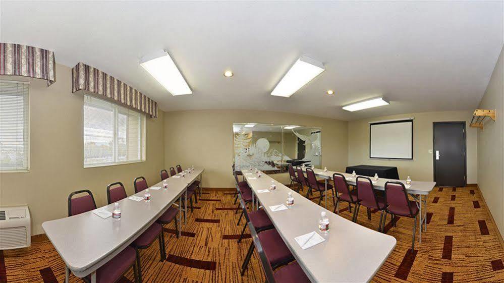 Clackamas Inn And Suites Zewnętrze zdjęcie